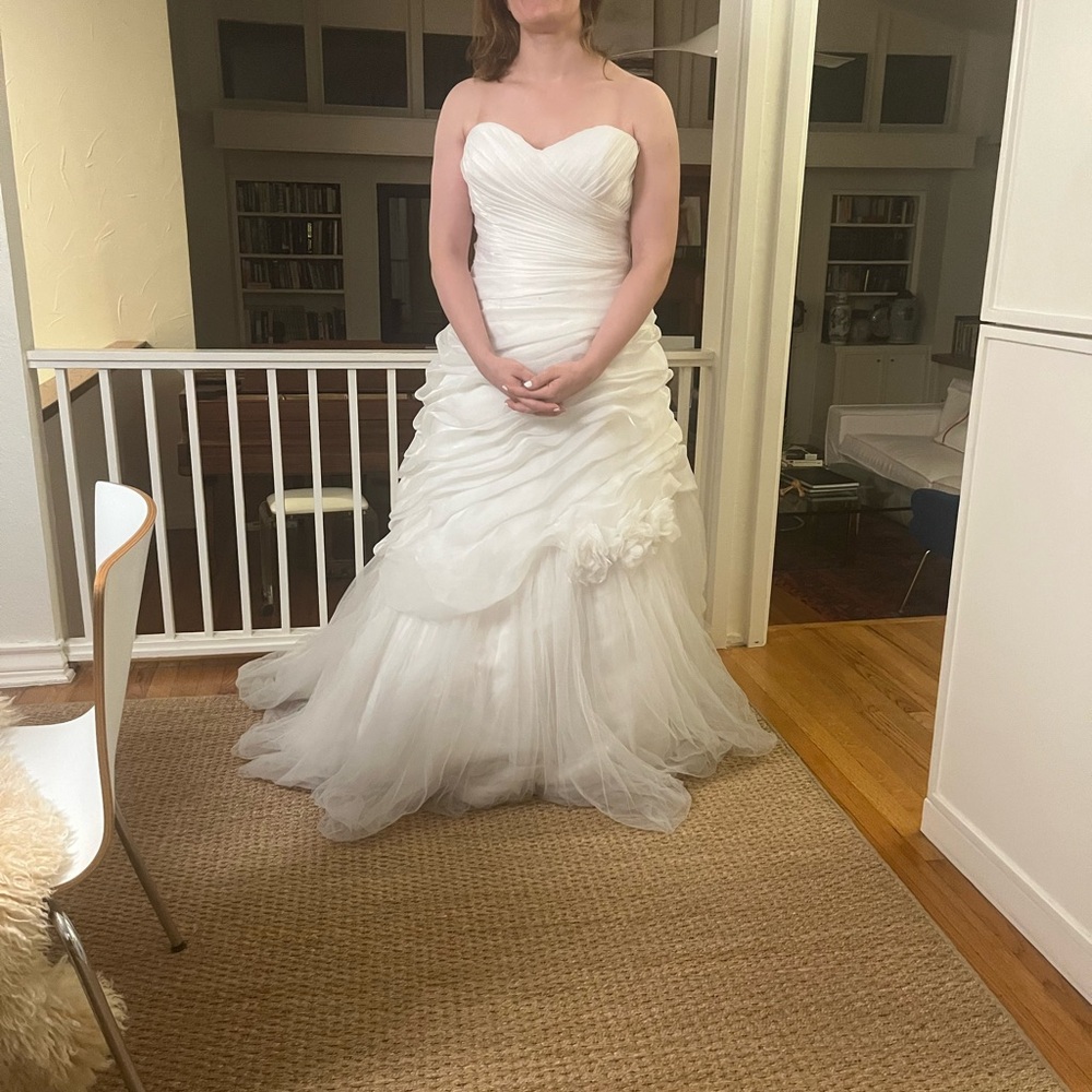 Elegant White Strapless Wedding Dress